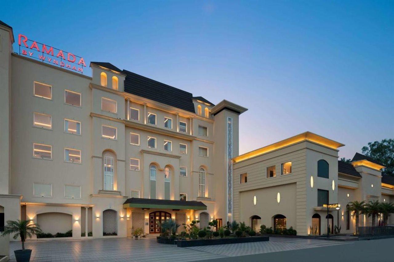 Hotel Ramada By Wyndham Kapurthala Town Zewnętrze zdjęcie